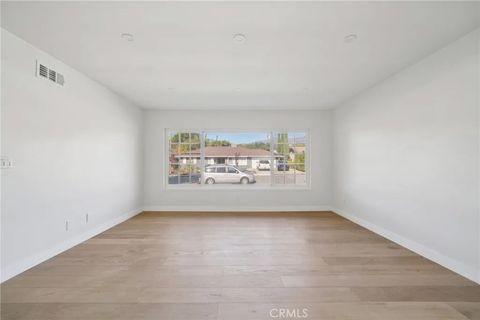 Tiny photo for 1098 Syracuse Dr, Claremont, CA 91711 (MLS # DW25272708)