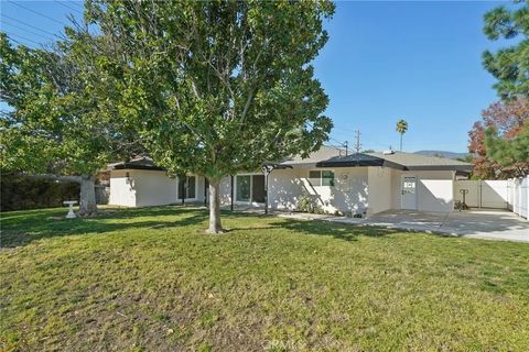 Tiny photo for 1098 Syracuse Dr, Claremont, CA 91711 (MLS # DW25272708)