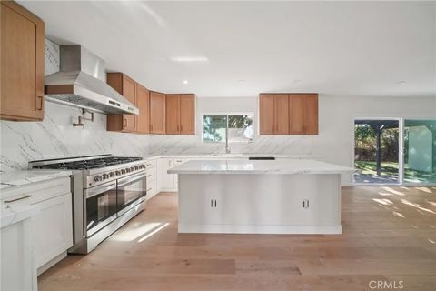 Tiny photo for 1098 Syracuse Dr, Claremont, CA 91711 (MLS # DW25272708)