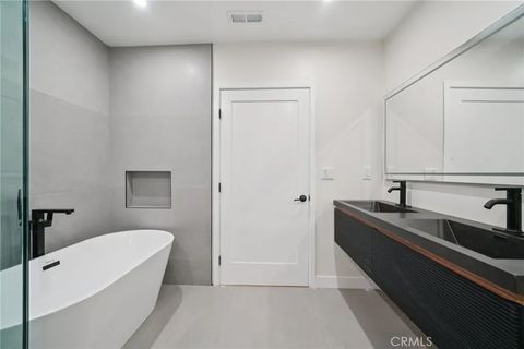 Tiny photo for 1098 Syracuse Dr, Claremont, CA 91711 (MLS # DW25272708)