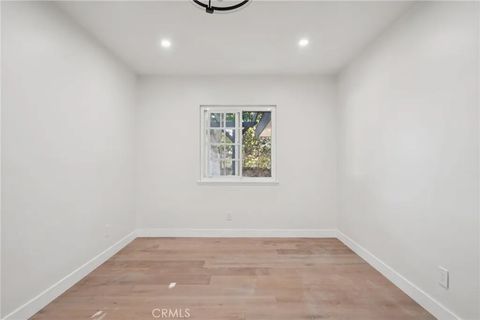 Tiny photo for 1098 Syracuse Dr, Claremont, CA 91711 (MLS # DW25272708)