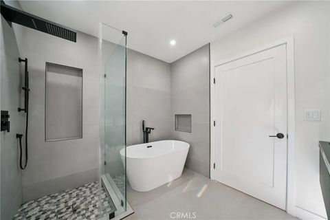 Tiny photo for 1098 Syracuse Dr, Claremont, CA 91711 (MLS # DW25272708)