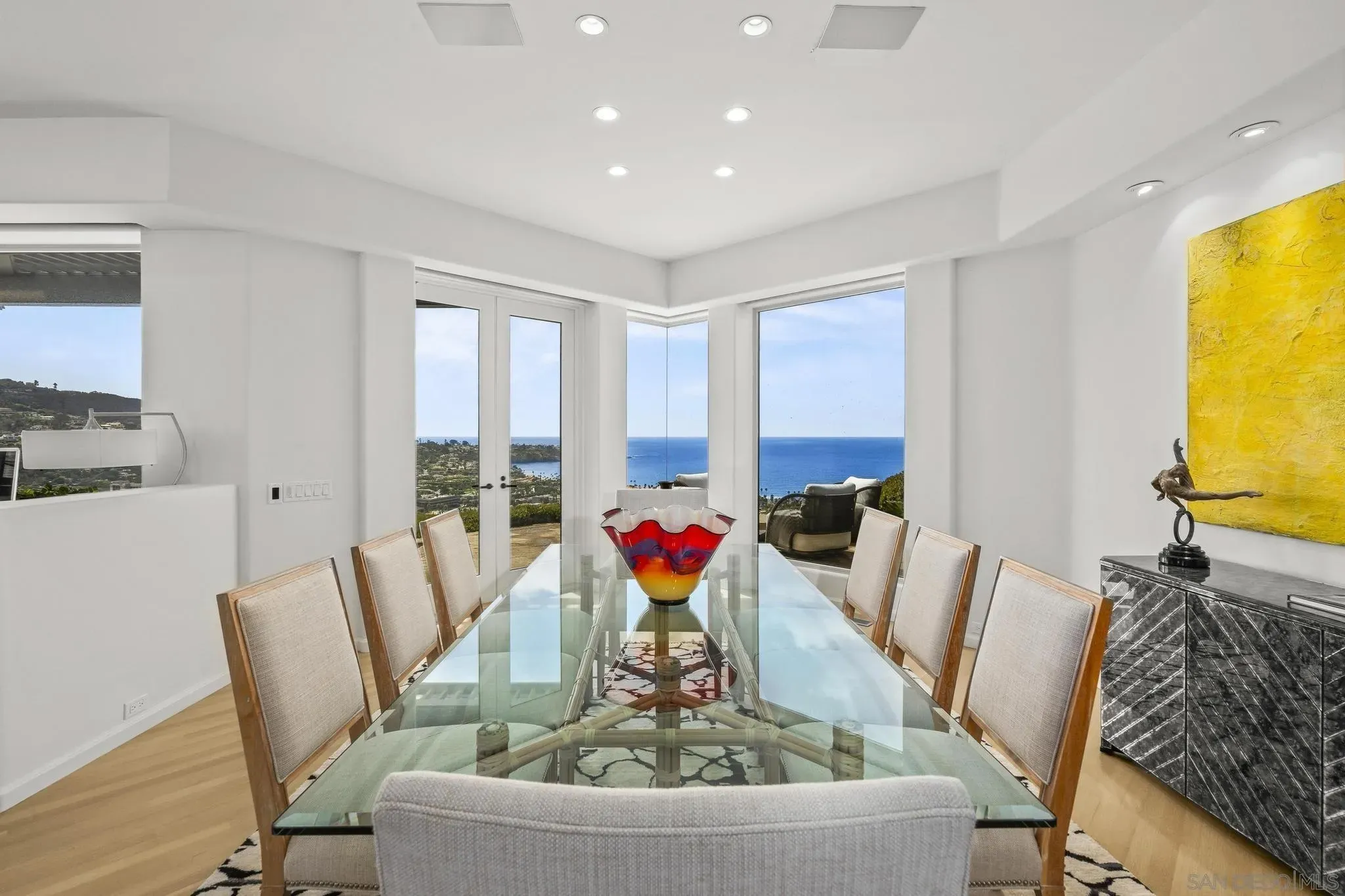 La Jolla, California 92037, United States, 4 Bedrooms Bedrooms, ,5 BathroomsBathrooms,Residential,Active,223274