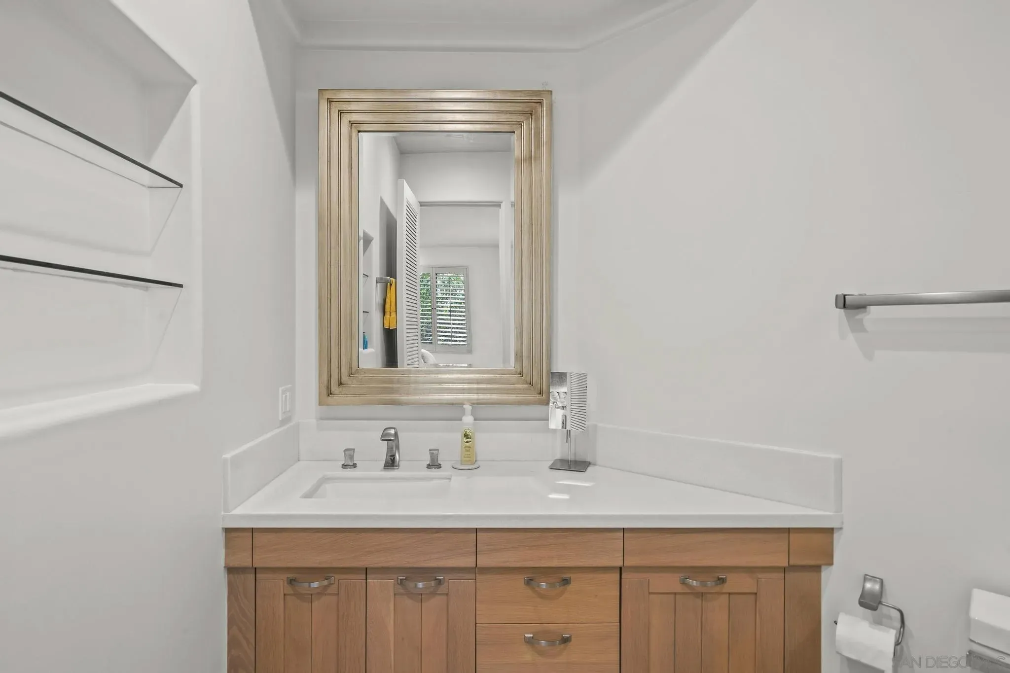 La Jolla, California 92037, United States, 4 Bedrooms Bedrooms, ,5 BathroomsBathrooms,Residential,Active,223274