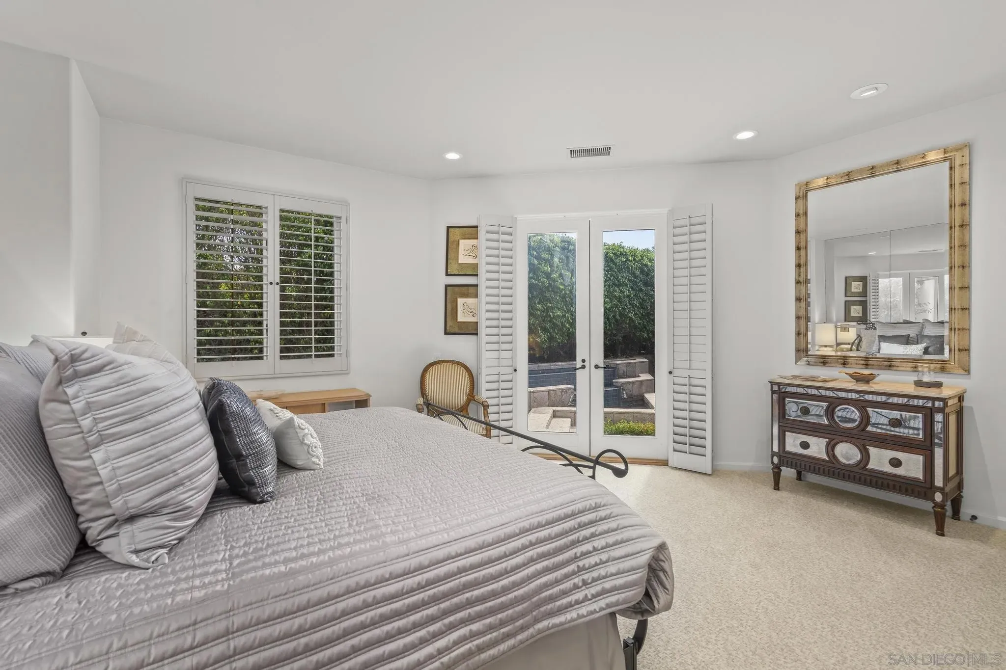 La Jolla, California 92037, United States, 4 Bedrooms Bedrooms, ,5 BathroomsBathrooms,Residential,Active,223274