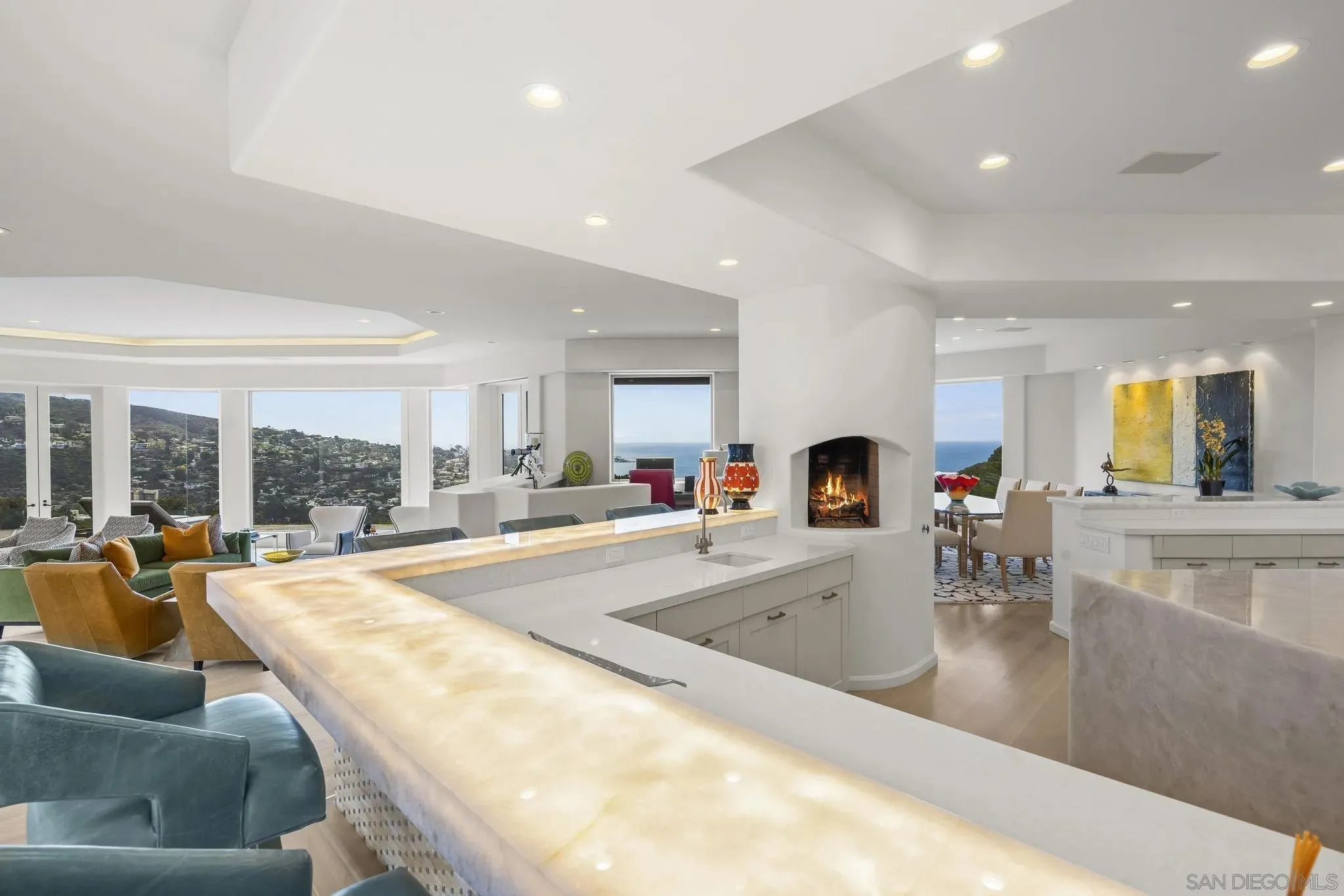 La Jolla, California 92037, United States, 4 Bedrooms Bedrooms, ,5 BathroomsBathrooms,Residential,Active,223274