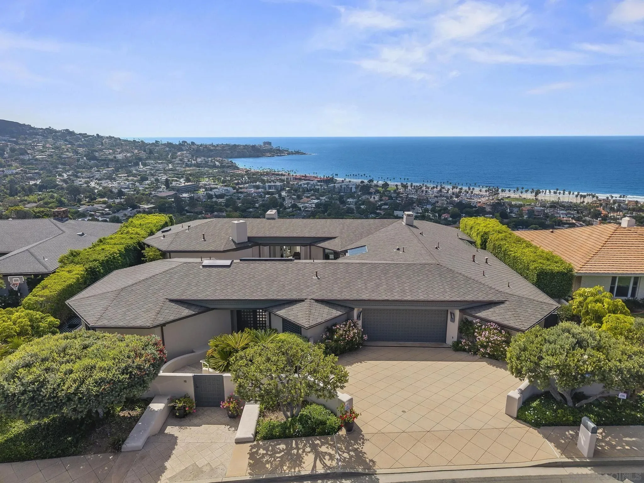 La Jolla, California 92037, United States, 4 Bedrooms Bedrooms, ,5 BathroomsBathrooms,Residential,Active,223274