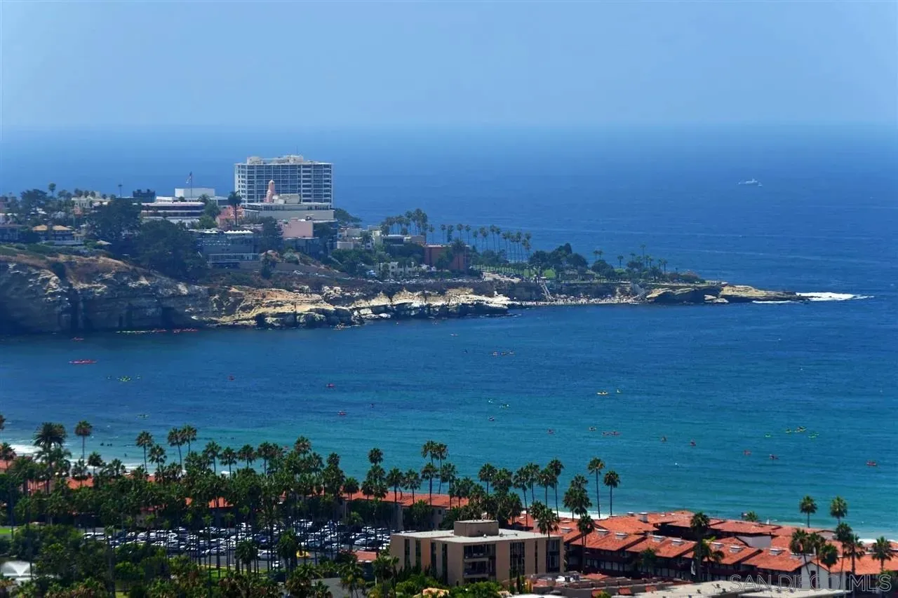 La Jolla, California 92037, United States, 4 Bedrooms Bedrooms, ,5 BathroomsBathrooms,Residential,Active,223274