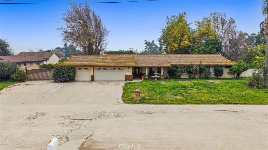 Photo of 4465 Elm St, Chino, CA 91710 (MLS # CV26016199)