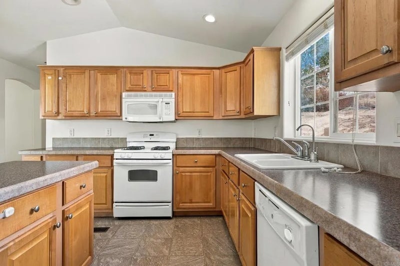 18453 Ramona View Dr