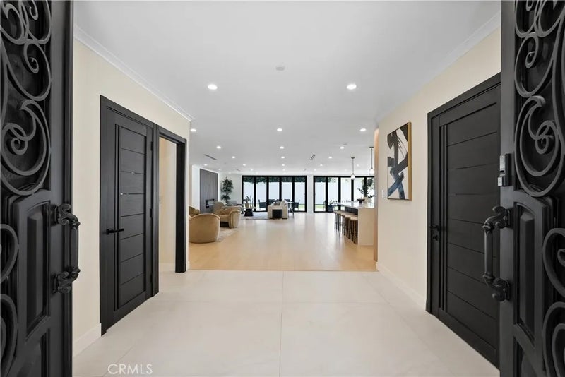 16158 Magnolia