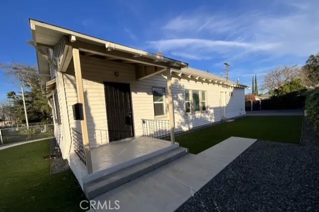 Photo of 405 Ramona, Corona, CA 92879 (MLS # IG26010509)