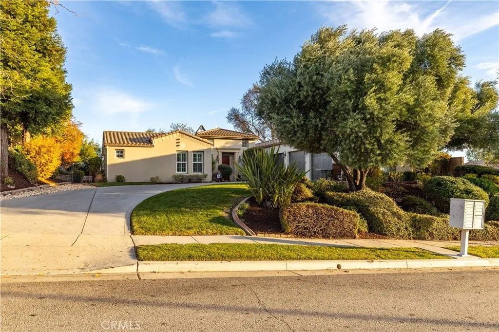 Photo of 843 Hacienda Circle, Paso Robles, CA 93446 (MLS # NS25276475)