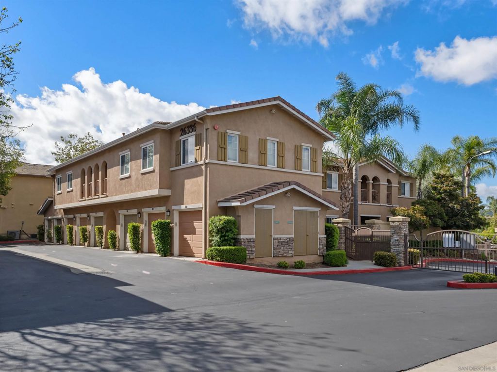Photo of 26336 Arboretum Way #3705, Murrieta, CA 92563 (MLS # 260008739)