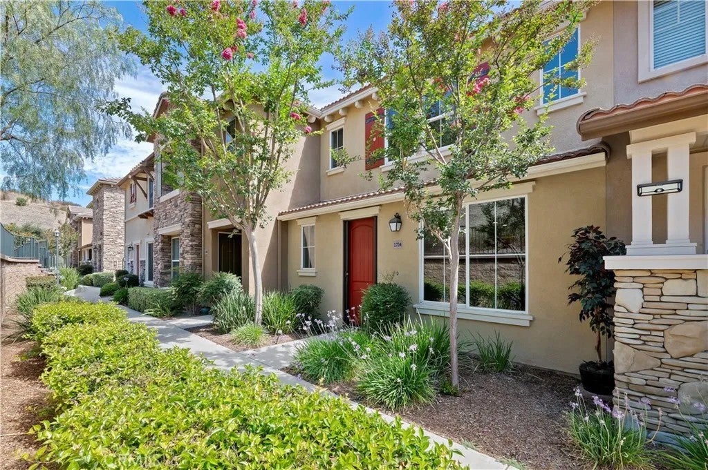30505 Canyon Hills 1704