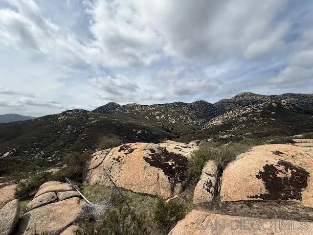 Barrett Lake Rd na