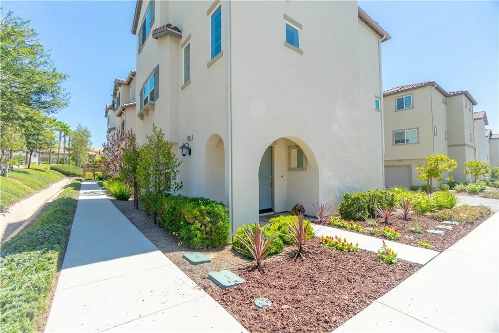 27659 S Rockcrest
