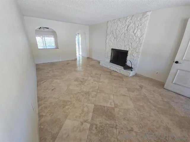 835 Worthington