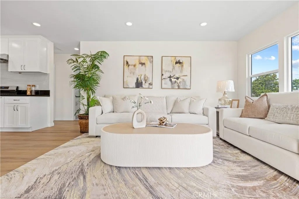 2516 E Walnut Creek