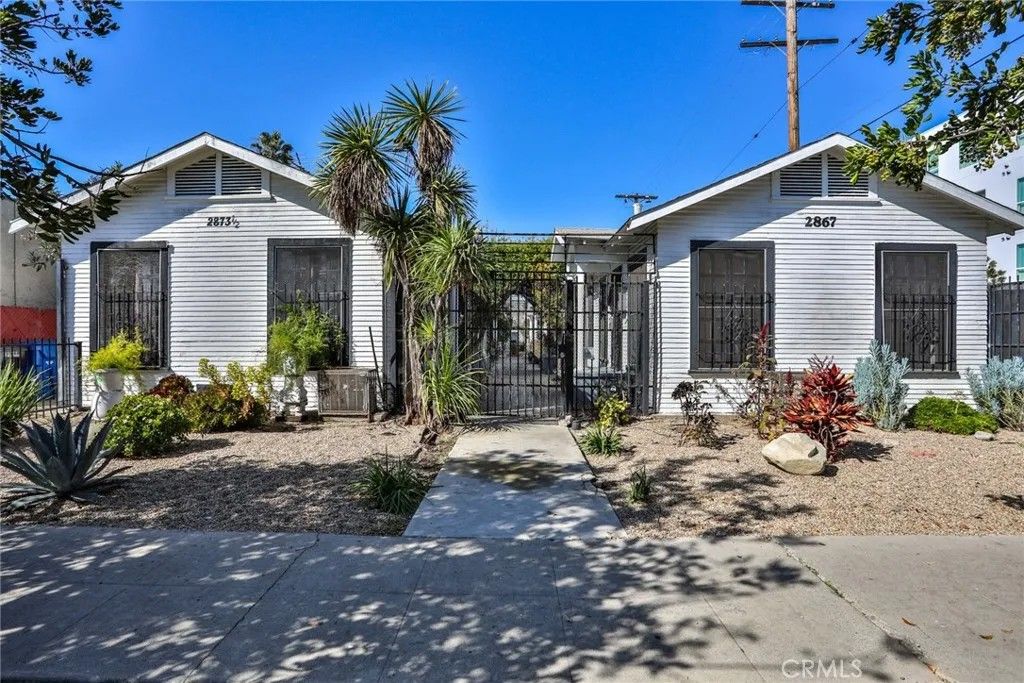Photo of 2867 Edgehill Drive, Los Angeles, CA 90018 (MLS # SR26033499)