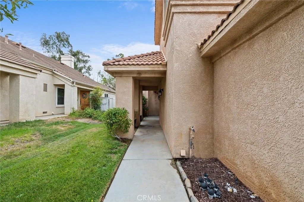 Photo of 23046 Joaquin Ridge Drive, Murrieta, CA 92562 (MLS # IV25195339)