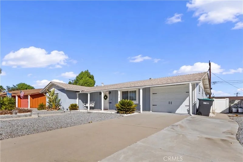28916 Glen Oaks