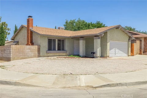 Photo of 601 Curve CIR, Lancaster, CA 93535 (MLS # SR26158243)