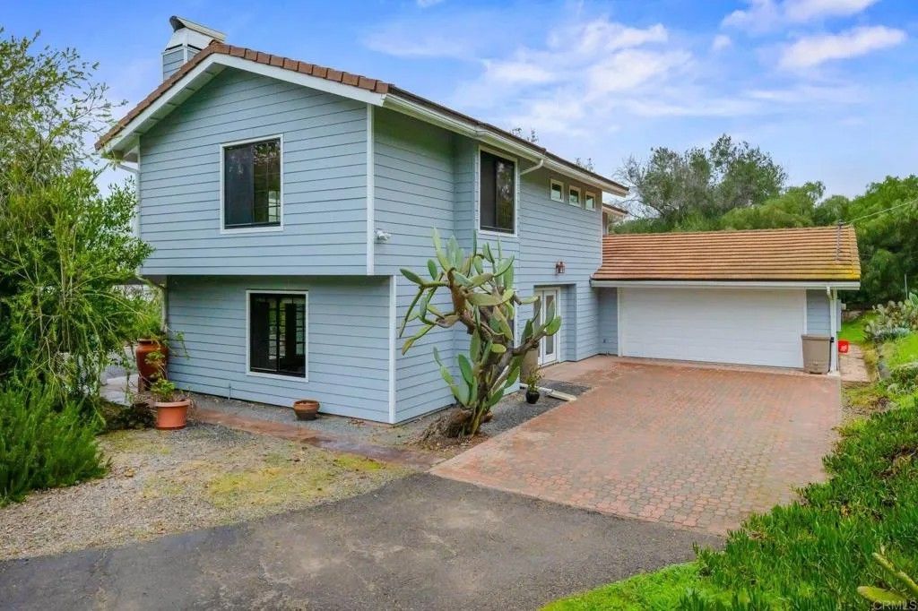 Photo of 2278 Bautista Avenue, Vista, CA 92084 (MLS # NDP2601803)