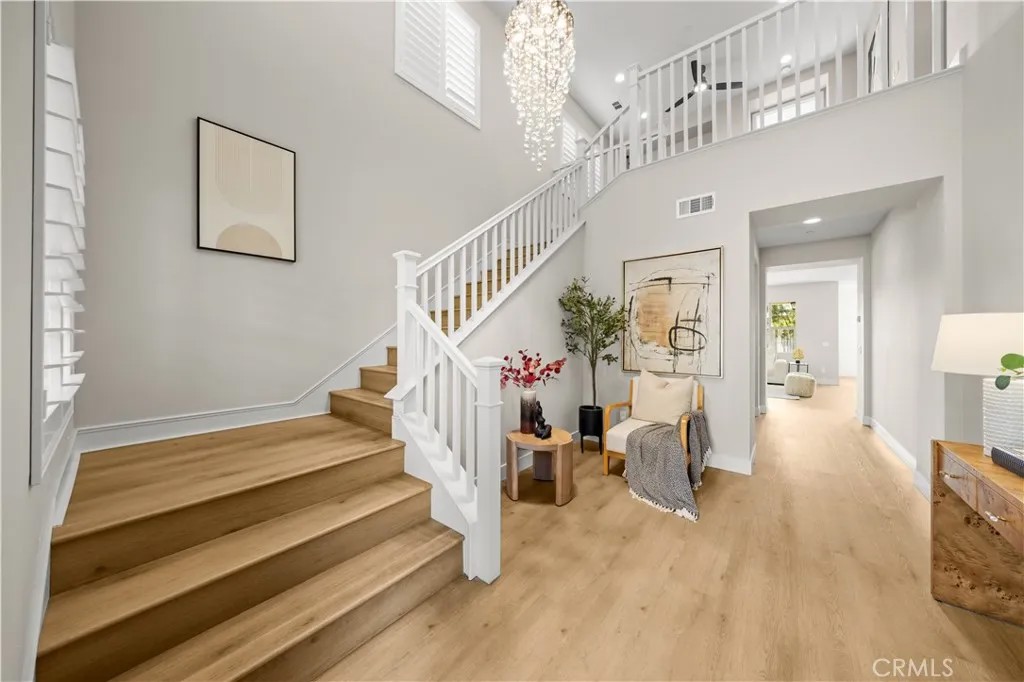 1 Intriga Court