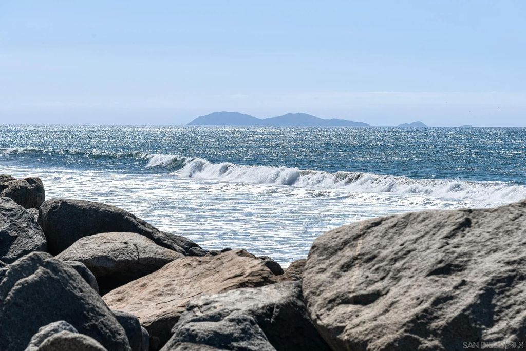 Photo of 1680 Seacoast Drive #D, Imperial Beach, CA 91932 (MLS # 250045864)