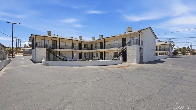 511 E Fredricks