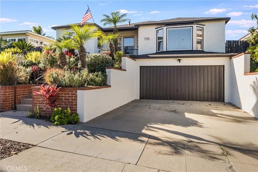 Photo of 735 Ultimo Ave, Long Beach, CA 90804 (MLS # PW26006136)