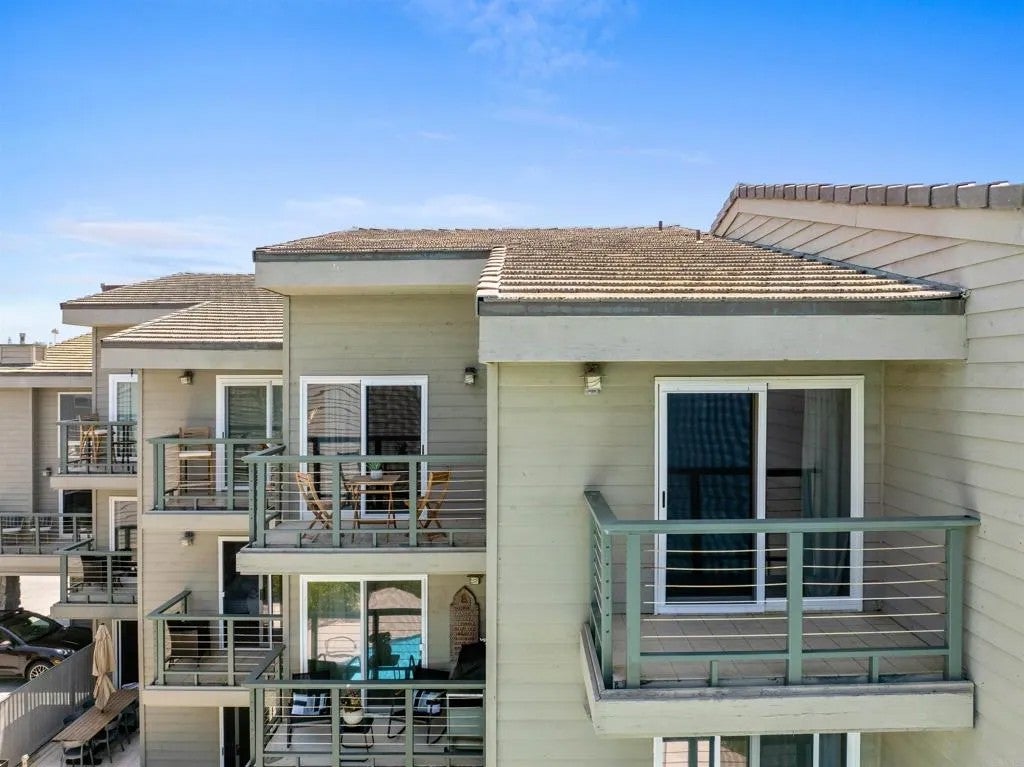 940 Sealane Drive 9