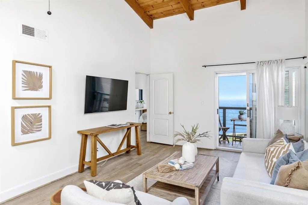 Photo of 940 Sealane Drive #9, Encinitas, CA 92024 (MLS # NDP2606848)