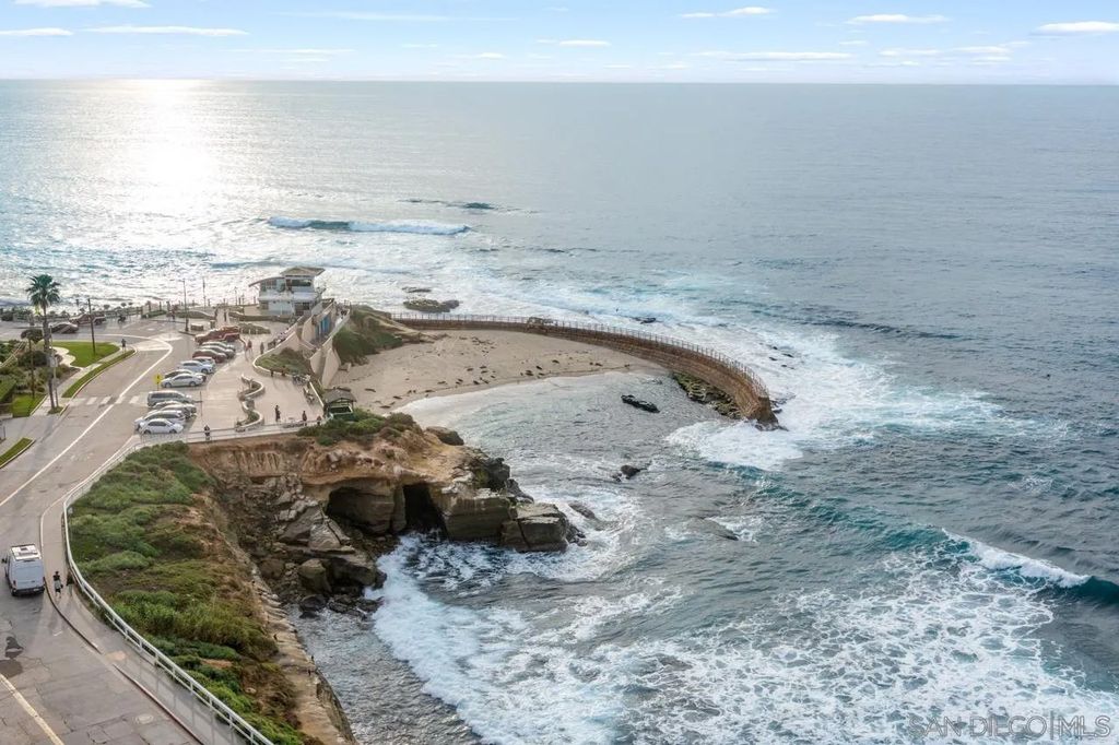 Photo of 939 Coast Blvd #15E, La Jolla, CA 92037 (MLS # 260003733)