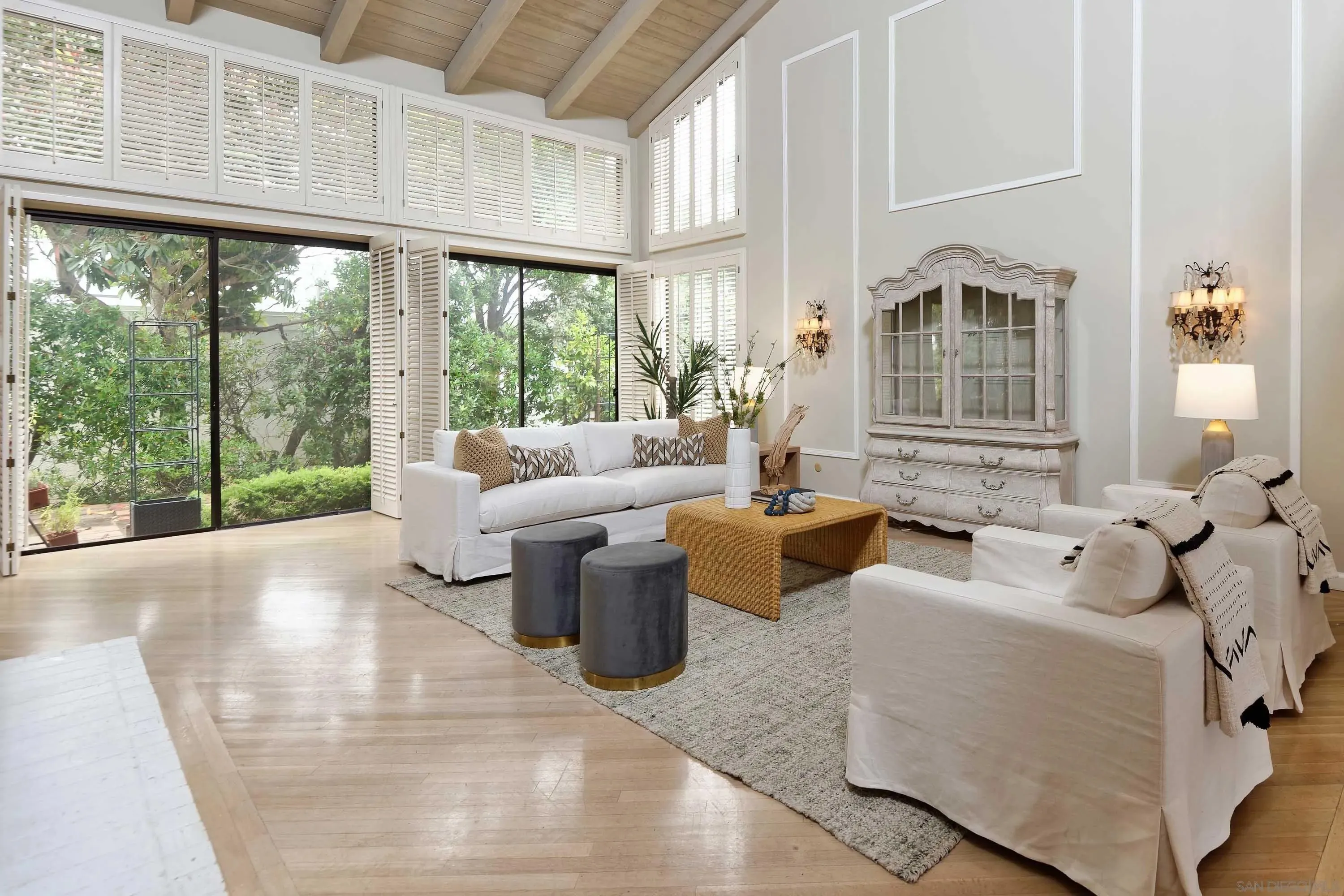 La Jolla, California 92037, United States, 5 Bedrooms Bedrooms, ,4 BathroomsBathrooms,Residential,Active,236167