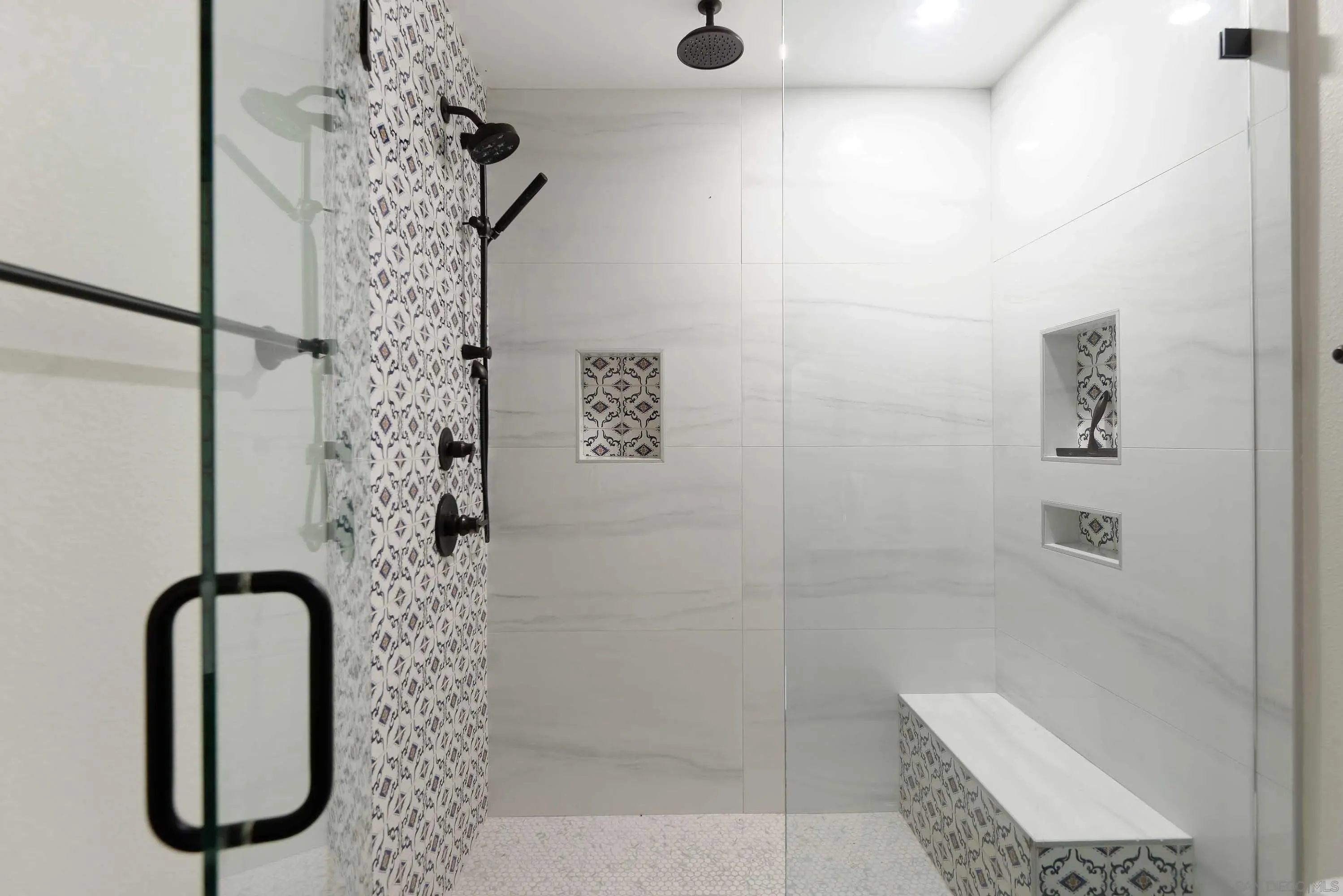 La Jolla, California 92037, United States, 5 Bedrooms Bedrooms, ,4 BathroomsBathrooms,Residential,Active,236167