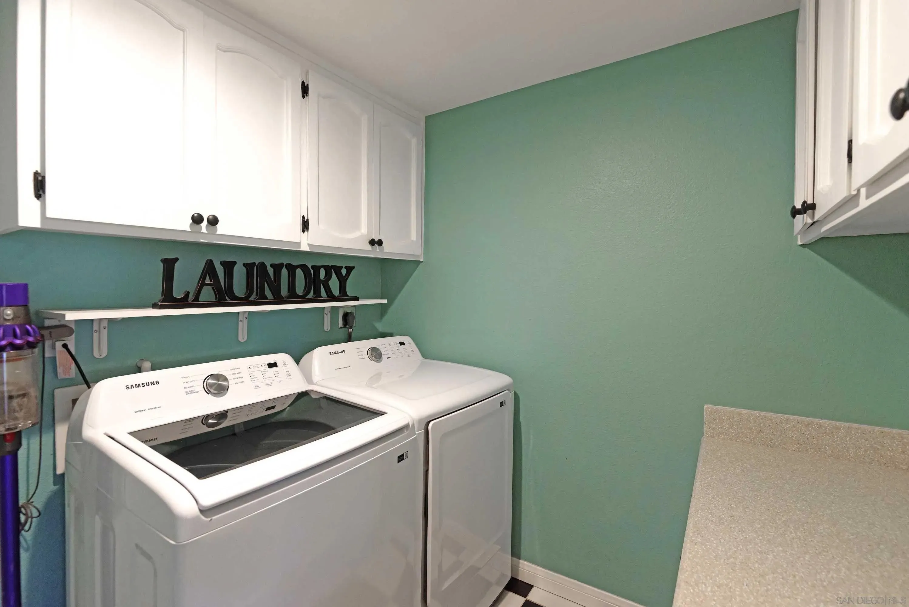 La Jolla, California 92037, United States, 5 Bedrooms Bedrooms, ,4 BathroomsBathrooms,Residential,Active,236167