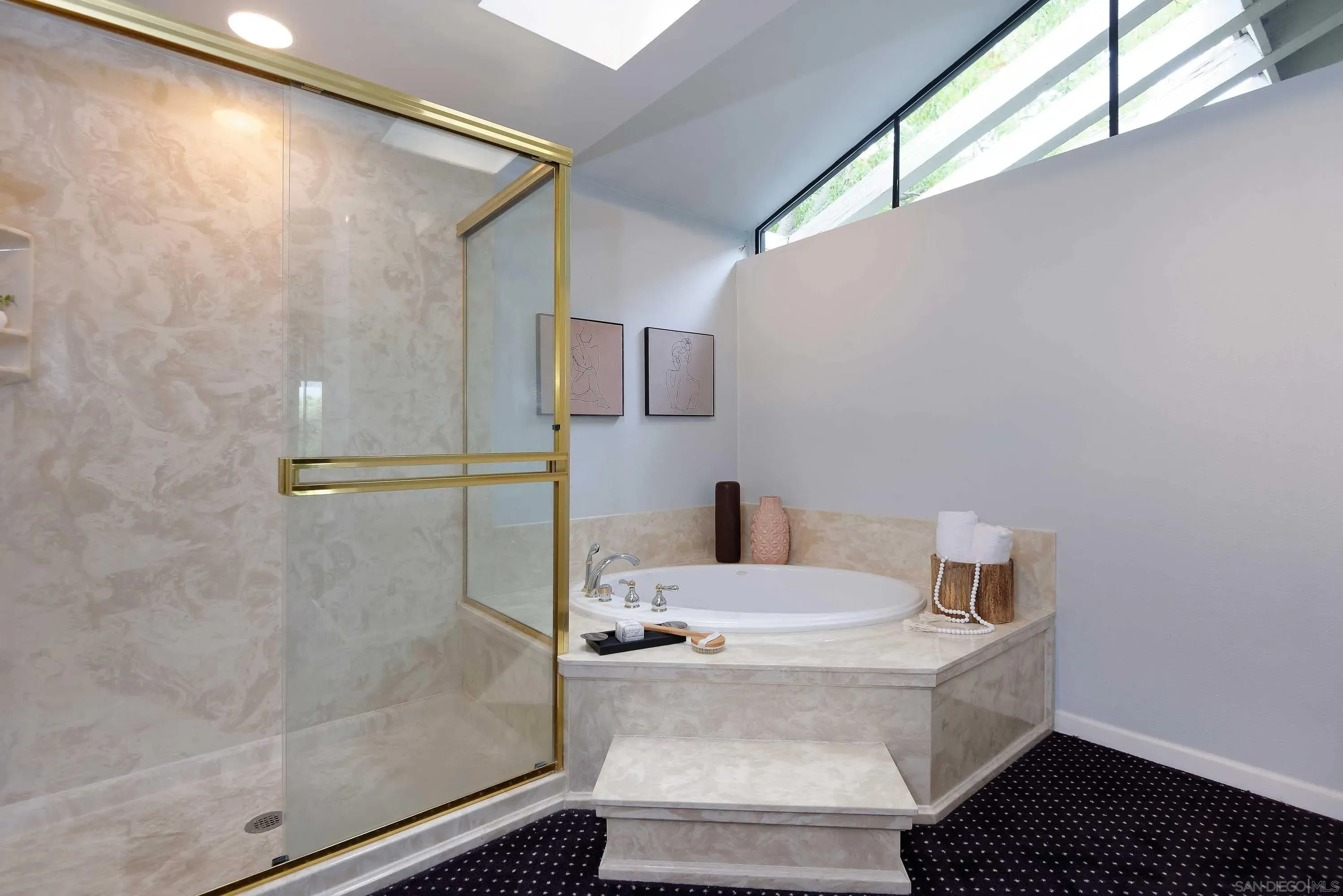 La Jolla, California 92037, United States, 5 Bedrooms Bedrooms, ,4 BathroomsBathrooms,Residential,Active,236167