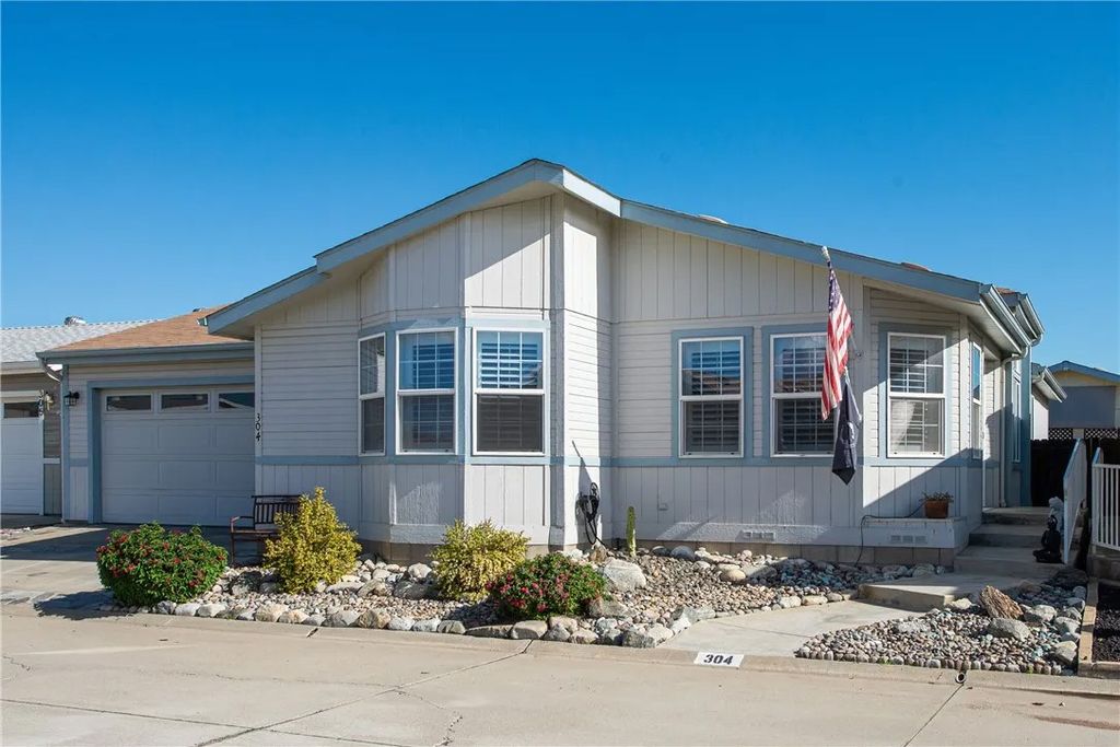 Photo of 27250 Murrieta Rd #304, Menifee, CA 92586 (MLS # SW26003336)