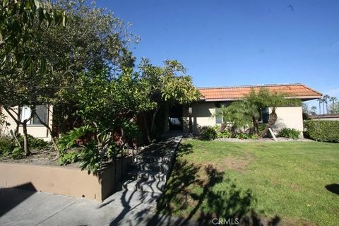 Photo of 23376 Via San Miguel, Aliso Viejo, CA 92656 (MLS # OC25275585)