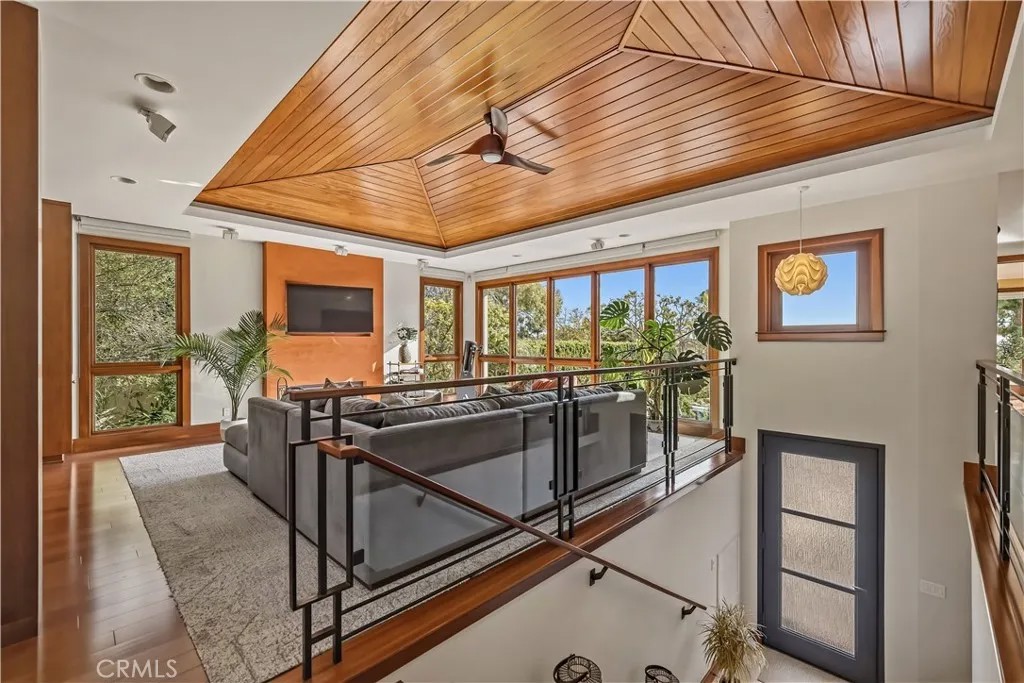 2912 Via Alvarado