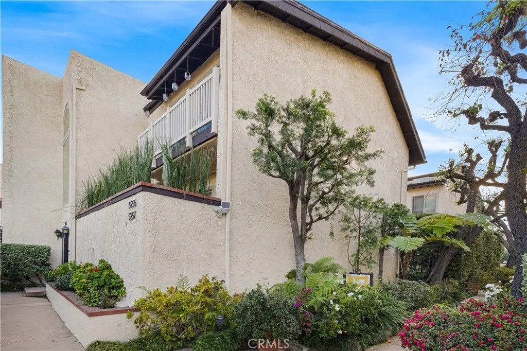 Photo of 5255 Coldwater Canyon, Sherman Oaks, CA 91401 (MLS # SR26016465)
