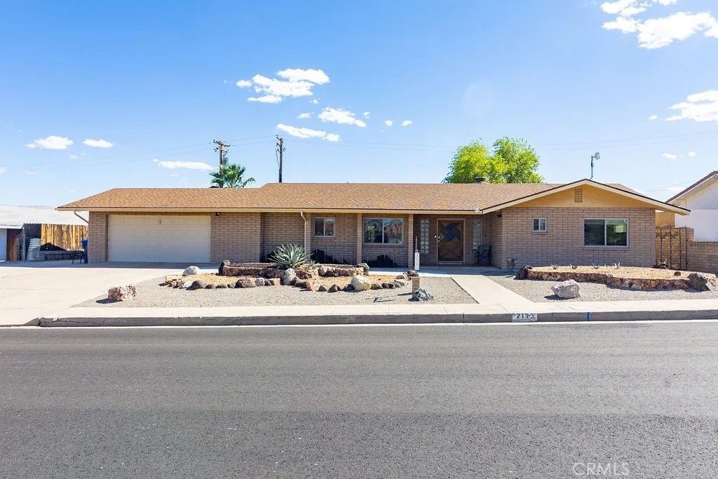 Photo of 2113 Lillyhill Dr, Needles, CA 92363 (MLS # JT26072436)