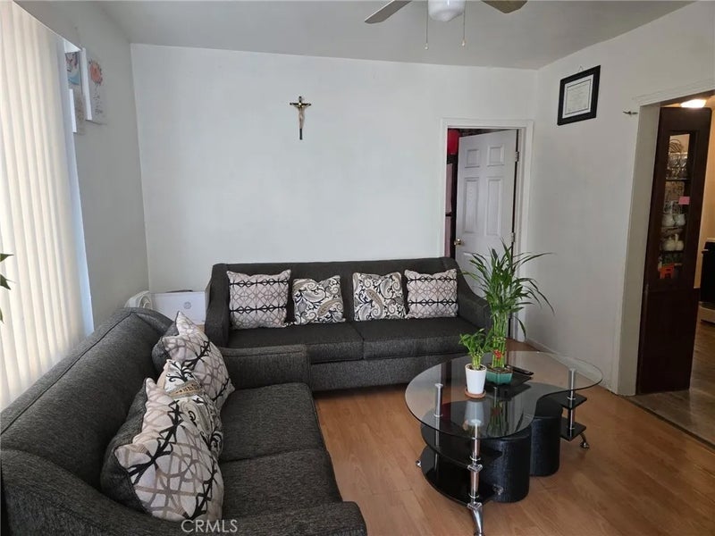 4733 W 159th