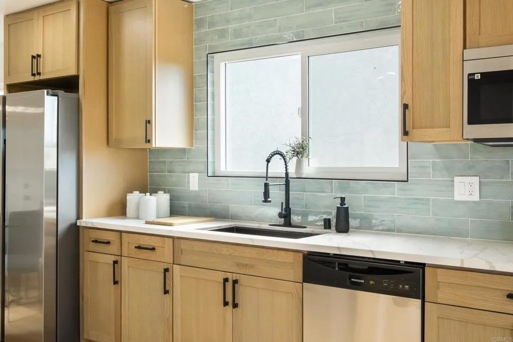 Photo of 552 Felicita Avenue, Spring Valley, CA 91977 (MLS # PTP2601256)