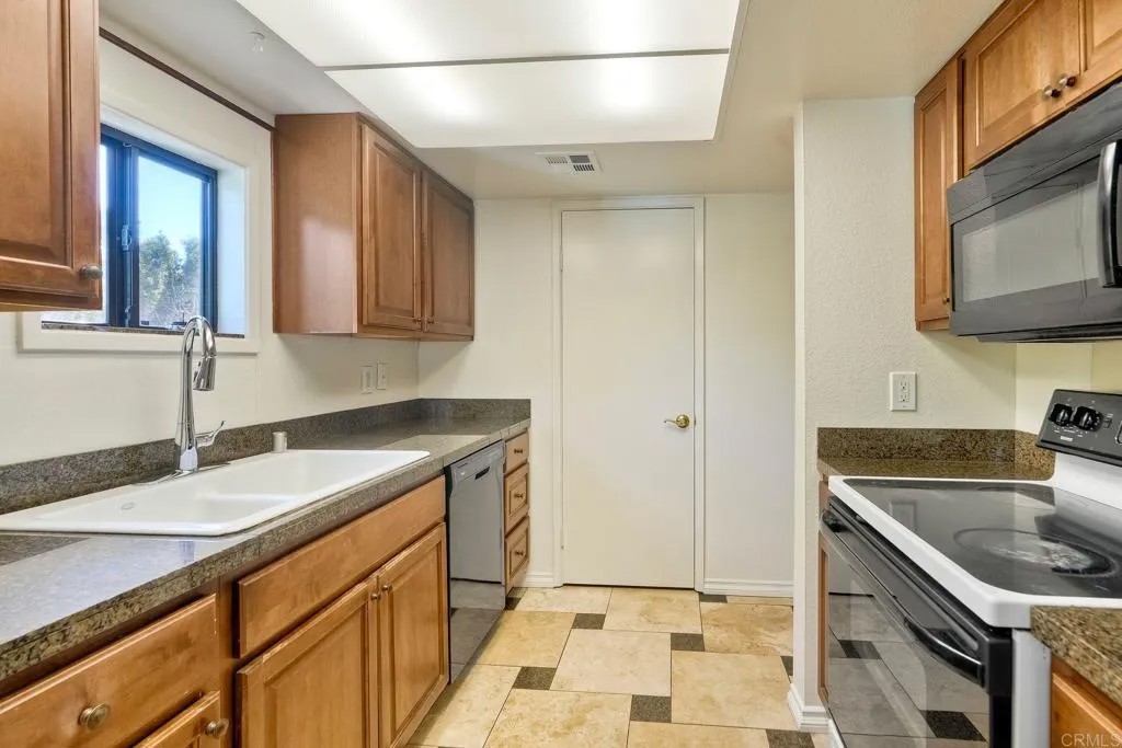 2564 Navarra Drive 115