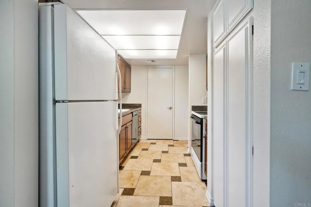 2564 Navarra Drive 115