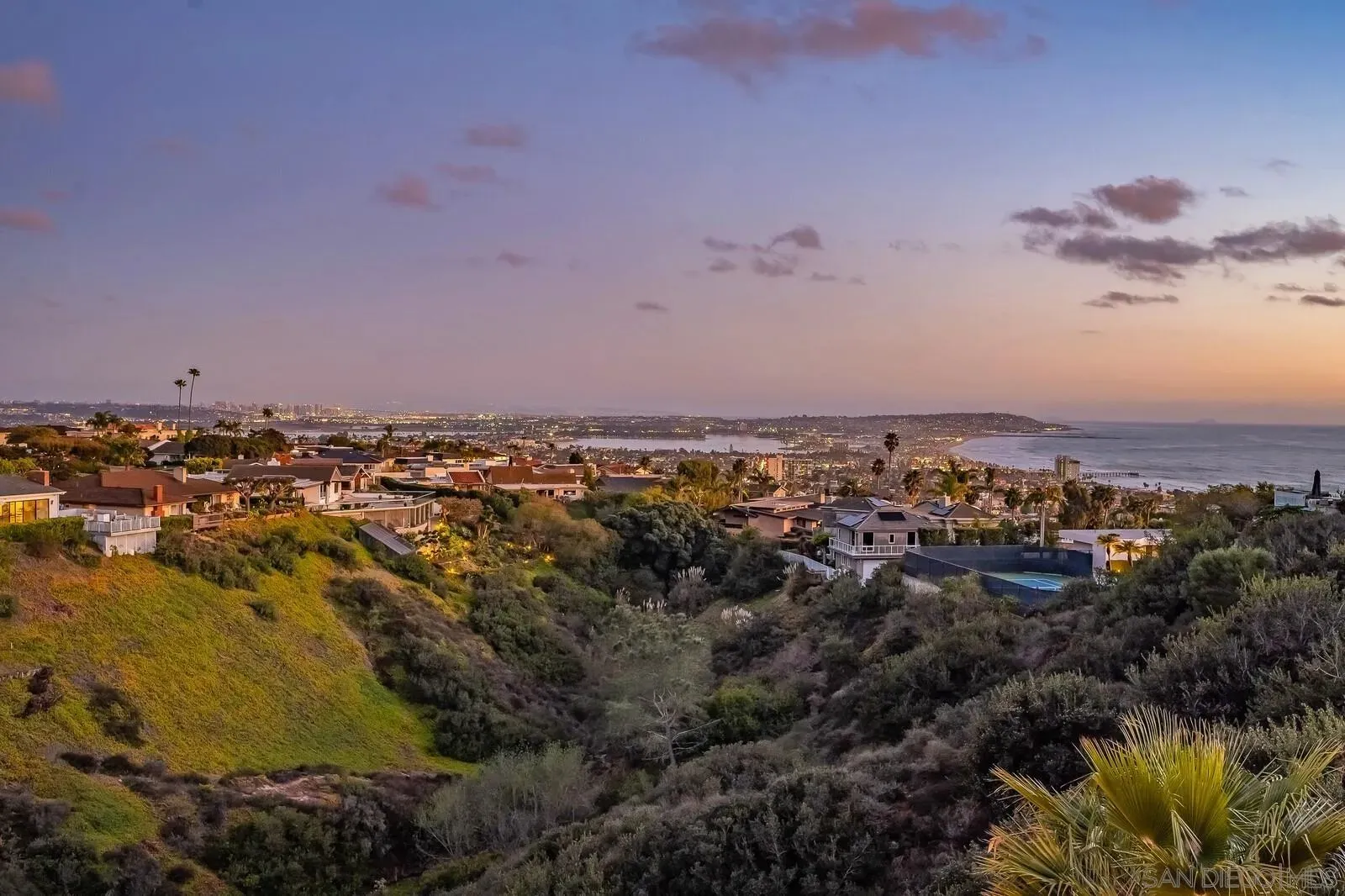 La Jolla, California 92037, United States, 5 Bedrooms Bedrooms, ,6 BathroomsBathrooms,Residential,Active,90771