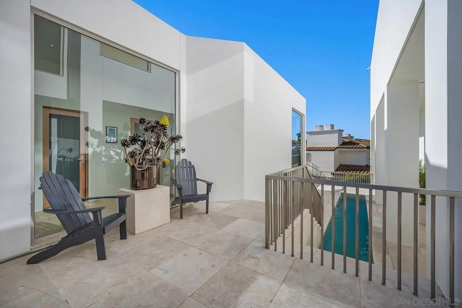 La Jolla, California 92037, United States, 5 Bedrooms Bedrooms, ,6 BathroomsBathrooms,Residential,Active,90771